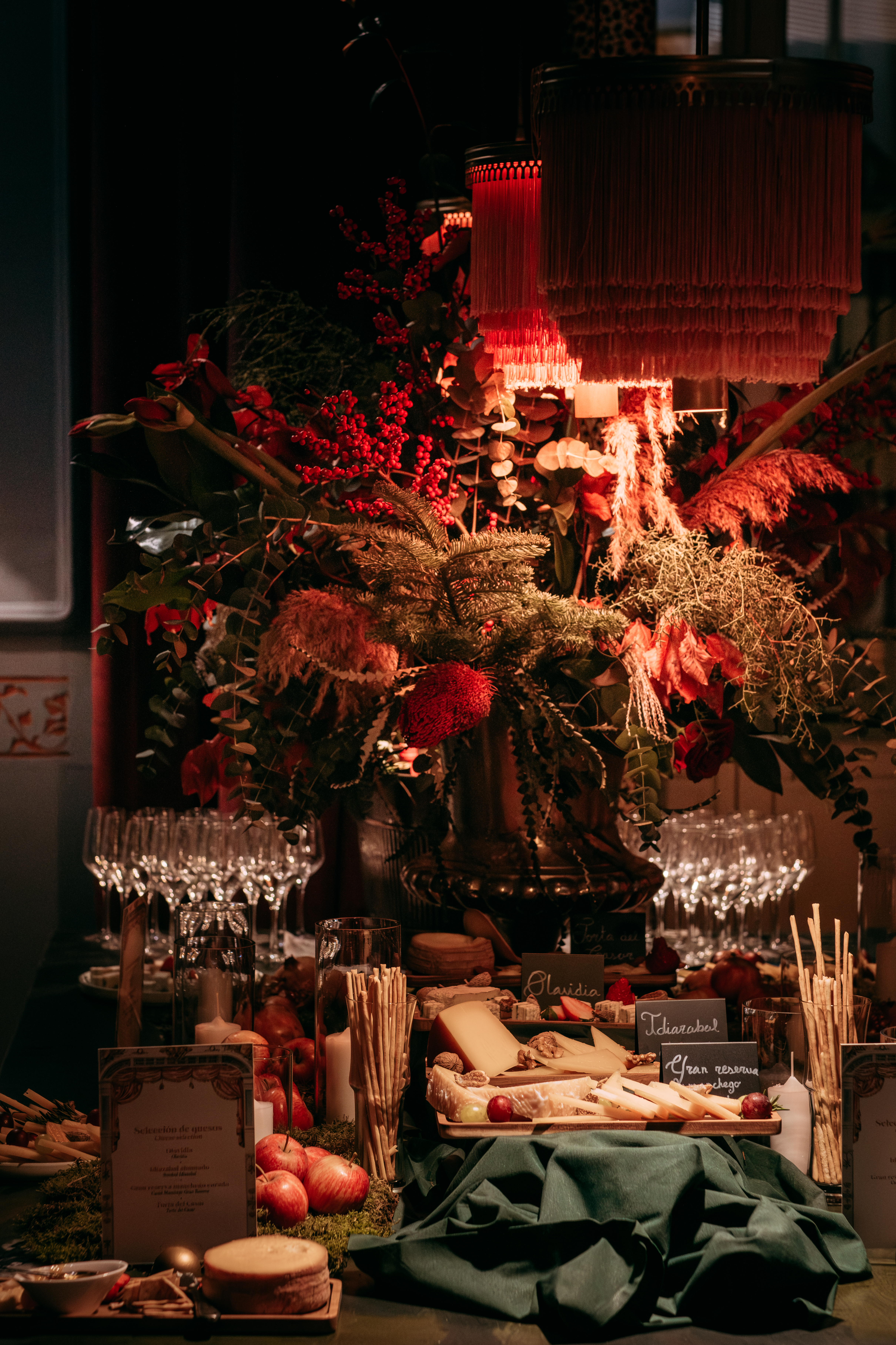 Decorations and the dinner display at Casa Ozama